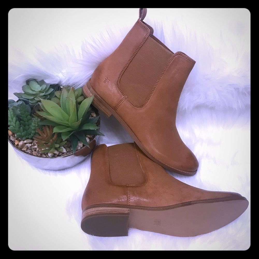 🛑SOLD🛑 Frye Anna Chelsea Boot